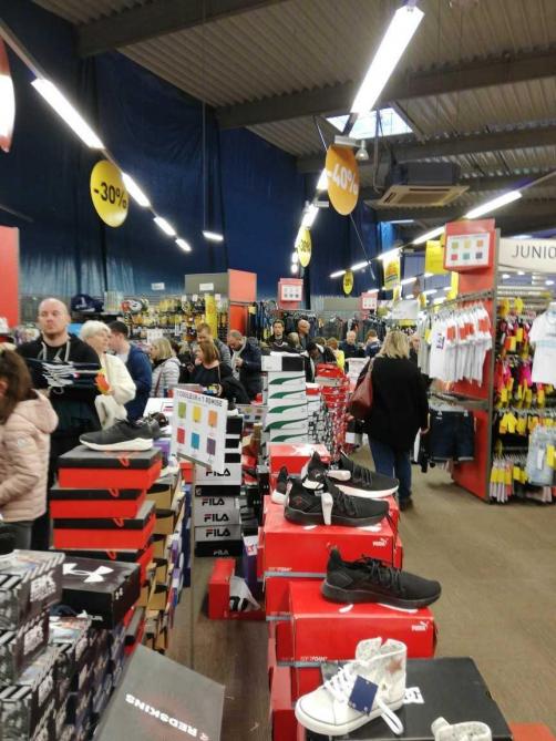 Agrandissement vente priv e du Stade de Reims nouveau resto